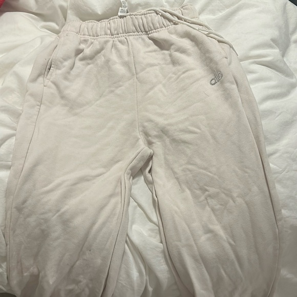 Alo Sweatpant - Picture 1 of 2